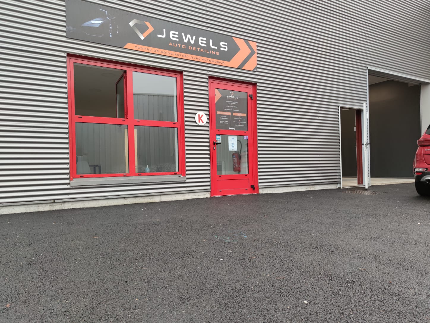 Image Alt 1